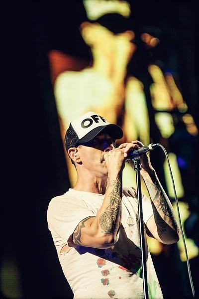 Red Hot Chili Peppers zagrali w piątkowy wieczór na warszawskim Bemowie w ramach Impact Festival 2012