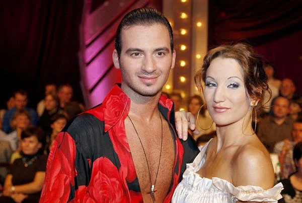 W 2007 roku brała udział w szóstej edycji programu "Taniec z gwiazdami", zajmując drugie miejsce. Jej partnerem tanecznym był Stefano Terrazzino. Wystąpiła także w programie "Po prostu taniec", w którym zajęła trzecie miejsce. Prowadziła również trzecią edycję programu "Gwiazdy tańczą na lodzie", w zastępstwie za Tatianę Okupnik.