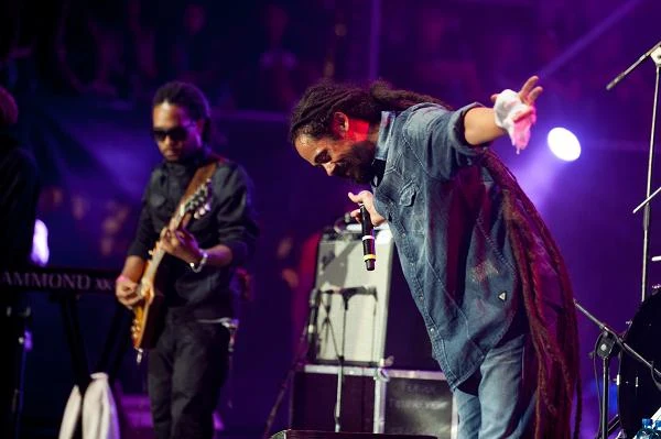 Damian Marley kłaniał się w pas woodstockowej publiczności - fot. Robert Grablewski