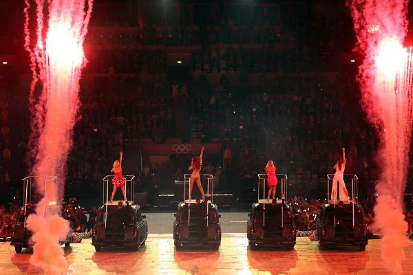 Był to pierwszy wspólny występ Spice Girls od 2008 roku