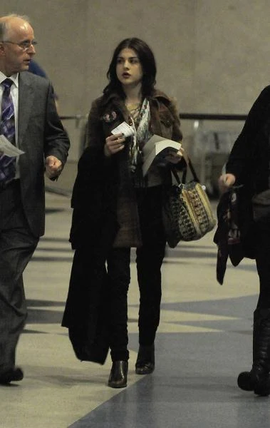 W 2011 roku Frances Bean zaręczyła się z 27-letnim muzykiem Isaiahem Silvą. Para spotykała się ze sobą od ponad roku (fot. Hot Shots Worldwide East News).
