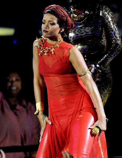 Jak wam się podoba nowa fryzura Rihanny? (fot. Kevin Winter)