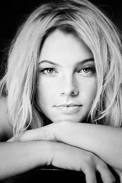 Ania Dąbrowska zapowiada nową płytę "Bawię się świetnie" (premiera 19 października)