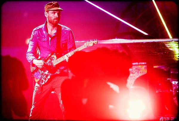 Coldplay zakończyli swój występ singlem "Every Teardrop Is A Waterfall" Coldplay zakończyli swój występ singlem "Every Teardrop Is A Waterfall"