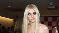 Momsen śpiewa w cieszącej się coraz większą popularnością rockowej grupie The Pretty Reckless (fot. Masatoshi Okauchi / Rex Features)