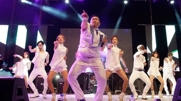 Wskutek wielkiego sukcesu piosenki "Gangnam Style" koncerty koreańskiego wokalisty PSY wyprzedają się na pniu (fot. Chun Sung-Jun)