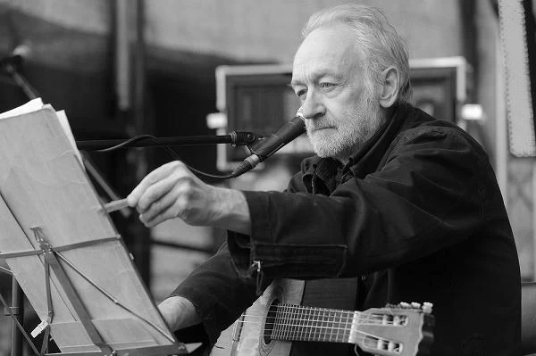 20 października w wieku 61 lat zmarł Przemysław Gintrowski, słynny bard "Solidarności", kompozytor muzyki filmowej Czytaj więcej