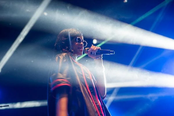 "Chciałam, żeby to była rock n'rollowa przygoda. Myślę, że to będzie najfajniejsza rzecz jaką kiedykolwiek zrobiłam" - podkreśla Rihanna - fot. Meredith Truax