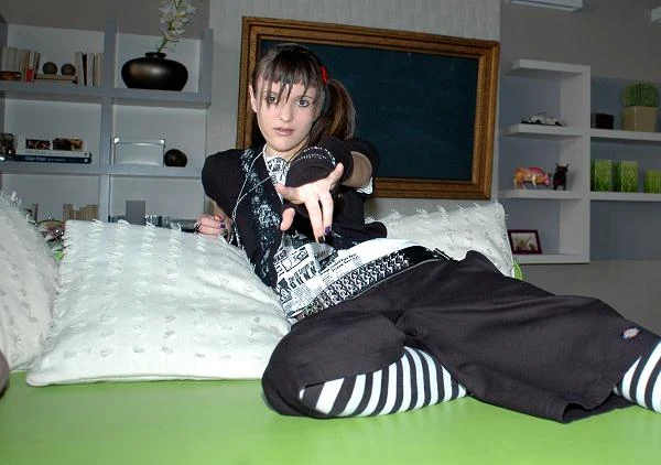 Singel "Cute (I'm Not Cute" z płyty "Before I'll Die..." został wykorzystany w serialu "39 i pół" Singel "Cute (I'm Not Cute" z płyty "Before I'll Die..." został wykorzystany w serialu "39 i pół"