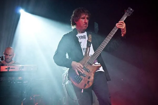 Basista Pete Trewavas Basista Pete Trewavas