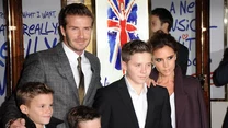 Victoria Beckham wolała pozować z mężem i synami (fot. Stuart Wilson)