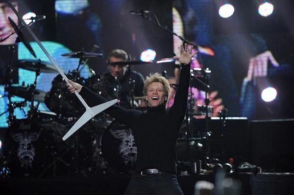 Podczas "12-12-12" nie mogło zabraknąć pochodzącego z New Jersey wokalisty Jona Bon Joviego i jego zespołu (fot .Larry Busacca).