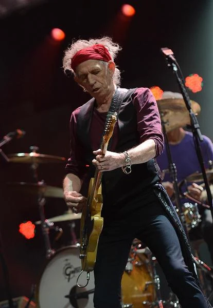 Keith Richards i The Rolling Stones wyklonali m.in. "Jumpin' Jack Flash" (fot. Larry Busacca).