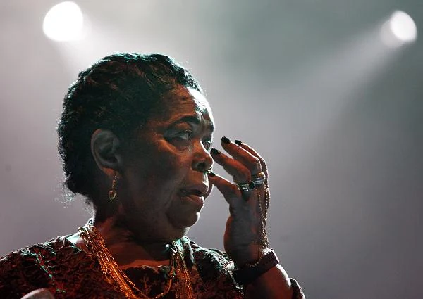 Świat usłyszał o Cesarii Evorze dopiero w 1992 roku, kiedy ukazał się album "Miss Perfumado" z tytułowym przebojem