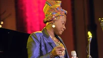 Podczas warszawskiego koncertu Angelique Kidjo wykonała świąteczne pastorałki oraz akustyczne wersje swoich przebojów z albumu "Djin Djin"