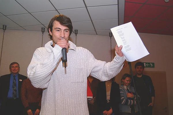 W listopadzie 2001 roku wydał jedyną solową płytę - "Waldek Goszcz". Do promocji wybrano piosenki "Orfeusz" i "Słońce pali strach" W listopadzie 2001 roku wydał jedyną solową płytę - "Waldek Goszcz". Do promocji wybrano piosenki "Orfeusz" i "Słońce pali strach"