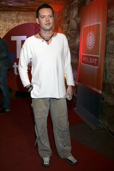 Z "Zakazanym owocem" w 1988 roku wystąpił na festiwalu w Opolu zdobywając nagrodę publiczności. "Zakazany owoc dumnie krąży mi nad głową" - śpiewał wówczas 15-letni Krzyś