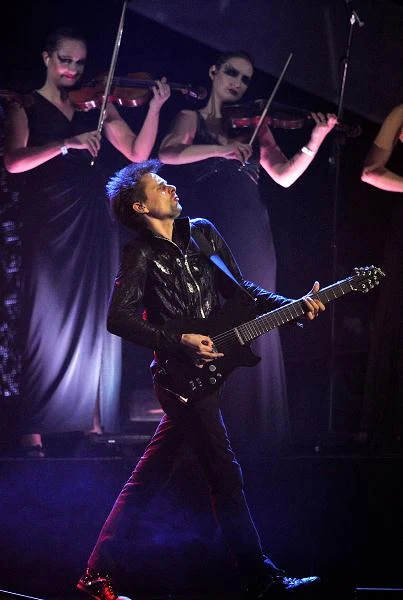 Galę Brit Awards rozpoczął występ grupy Muse