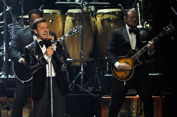 Jeden z najlepiej ocenianych występów na tegorocznej gali dał wracający na scenę Justin Timberlake