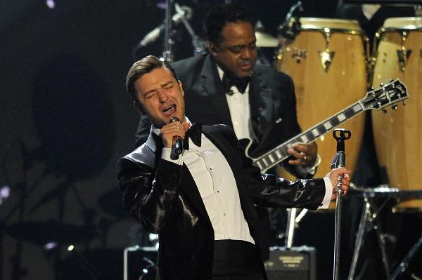 Justin Timberlake zaśpiewał swój powrotny singel "Suit & Tie"