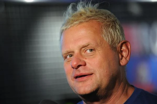 W 1982 roku 19-letni wówczas Kazik założył wraz z muzykami Poland i Novelty Poland grupę Kult, która stała się później jednym z najważniejszych polskich zespołów rockowych. Pierwszy koncert Kultu odbył się 7 lipca 1982 roku w klubie Remont. Co ciekawe, na występ sprzedano… 14 biletów.