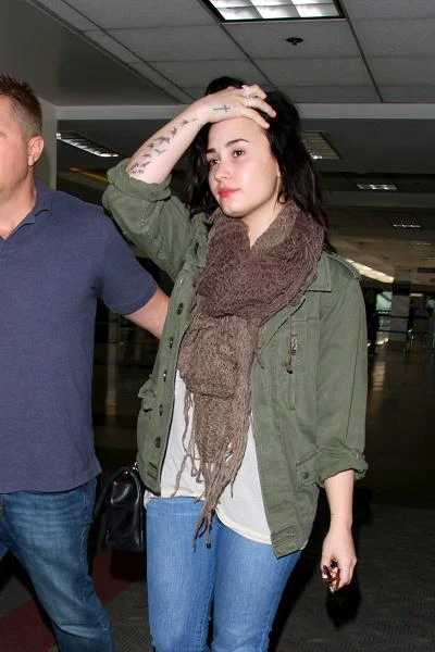 Niedawno ogłoszono, że Demi Lovato ponownie została jurorką amerykańskiej edycji "X Factor". "Nawet jeśli potrafi być bardzo, bardzo irytująca, to mi się z nią znakomicie współpracowało - i tak samo mieli uczestnicy. Jestem zadowolony, że wróciła" - powiedział twórca i juror "X Factor", Simon Cowell Niedawno ogłoszono, że Demi Lovato ponownie została jurorką amerykańskiej edycji "X Factor". "Nawet jeśli potrafi być bardzo, bardzo irytująca, to mi się z nią znakomicie współpracowało - i tak samo mieli uczestnicy. Jestem zadowolony, że wróciła" - powiedział twórca i juror "X Factor", Simon Cowell