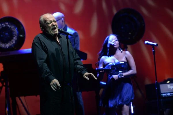 Swój 22. album studyjny "Fire It Up" Joe Cocker nagrywał w towarzystwie producenta Matta Sterlica, nadwornego producenta zespołu Matchbox Twenty, współpracującego także z Carlosem Santaną - fot. Jacek Turczyk Swój 22. album studyjny "Fire It Up" Joe Cocker nagrywał w towarzystwie producenta Matta Sterlica, nadwornego producenta zespołu Matchbox Twenty, współpracującego także z Carlosem Santaną - fot. Jacek Turczyk