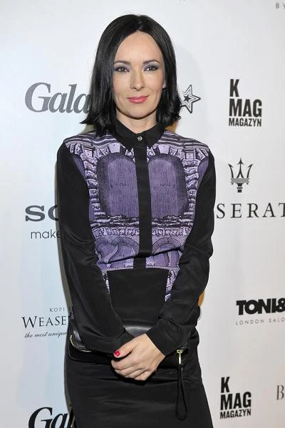 Wcześnie zdała sobie sprawę z siły oddziaływania muzyki na jej własne rozterki - w piosenkach odnalazła swój świat. Objawieniem stała się dla małej Kasi jej imienniczka z Wielkiej Brytanii - Kate Bush