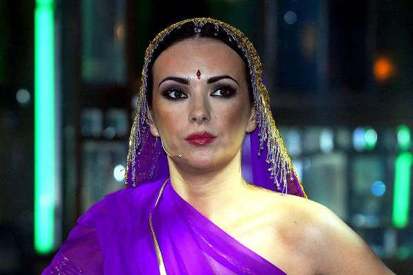 W rozmowie z PAP Life wokalistka uchyliła rąbka tajemnicy, mówiąc, że na nowej płycie znajdzie się jej wersja przeboju Kate Bush "Wuthering Heights". Tego samego, który jako kilkuletnia dziewczynka śpiewała przed lustrem i który zainspirował ją do zostania piosenkarką