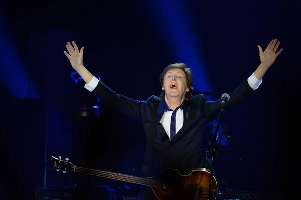 Z przebojów The Beatles usłyszeliśmy m.in. "All My Loving", "Paperback Writer", "The Long And Winding Road", "Blackbird", "Lovely Rita", "Eleanor Rigby", "Something", "Ob-La-Di, Ob-La-Da", "Let It Be", "Hey Jude", "Yesterday" i "Helter Skelter" - fot. Jacek Turczyk