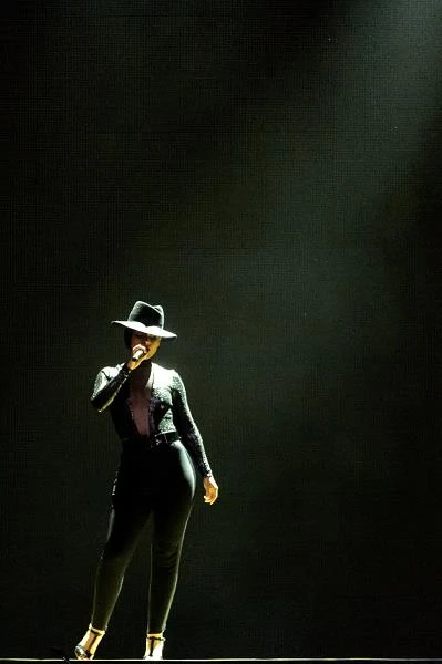 Amerykańska wokalistka Alicia Keys wystąpiła z koncertem w ramach trasy "Set the World on Fire Tour" na Stadionie Miejskim w Poznaniu (fot. Jakub Kaczmarczyk)