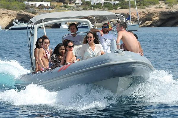 Na początku czerwca 2013 r. Tulisa została aresztowana pod zarzutem "dilowania" narkotykami