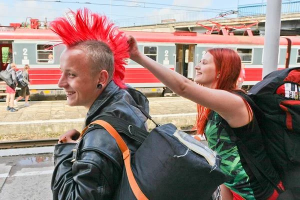 Pierwsze pociągi specjalne na rozpoczynający się 1 sierpnia 19. Przystanek Woodstock dotarły 30 lipca do Kostrzyna nad Odrą - fot. Lech Muszyński