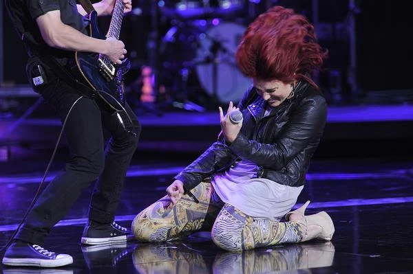 Rok później, w listopadzie 2007 r., Ewa Farna zadebiutowała na rynku polskim. Płyta "Sam na sam" jest polską wersją "Měls mě vůbec rád" Rok później, w listopadzie 2007 r., Ewa Farna zadebiutowała na rynku polskim. Płyta "Sam na sam" jest polską wersją "Měls mě vůbec rád"