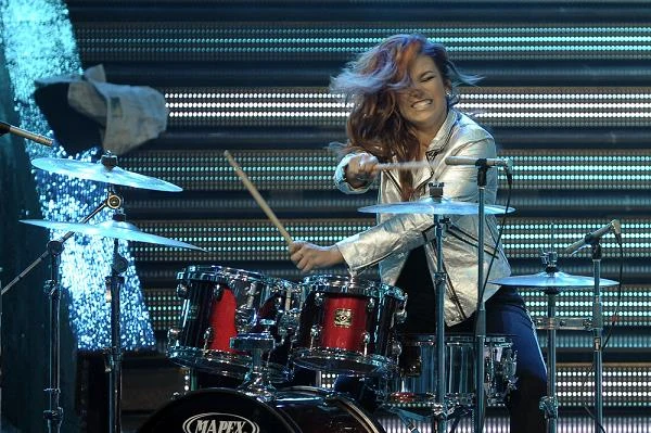 Debiut Ewy okazał się sukcesem - w Czechach płyta pokryła się platyną, wokalistka zgarniała także nagrody na Słowacji Debiut Ewy okazał się sukcesem - w Czechach płyta pokryła się platyną, wokalistka zgarniała także nagrody na Słowacji