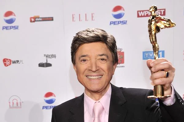 Artysta w ciągu ponad 50-letniej kariery zdobył niezliczone nagrody, w tym na festiwalach w Sopocie i w Opolu. W 2009 roku otrzymał nagrodę Złotego Fryderyka za całokształt twórczości.