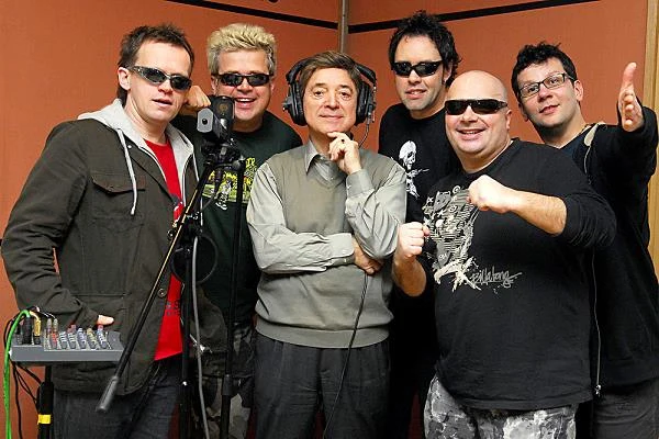 W 2006 roku, razem z zespołem Big Cyc nagrał nową wersję hitu sprzed lat - "Bo z dziewczynami", a w rok później nagrał po raz pierwszy od dwudziestu lat nową piosenkę "Czas nas zmienia" z muzyką Marcina Nierubca i słowami Jacka Cygana (teledysk do utworu powstał w 2009 roku).