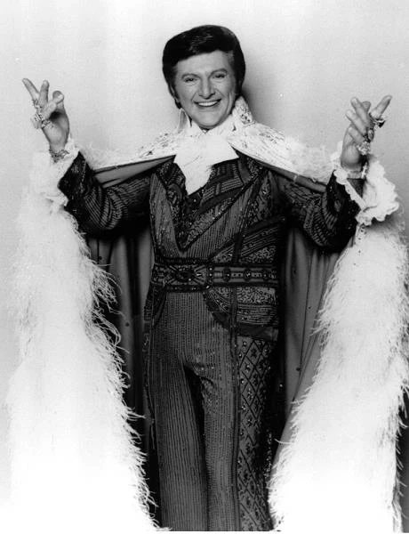 W latach 70. i 80. Liberace zarabiał w Las Vegas 300 tysięcy dolarów tygodniowo W latach 70. i 80. Liberace zarabiał w Las Vegas 300 tysięcy dolarów tygodniowo