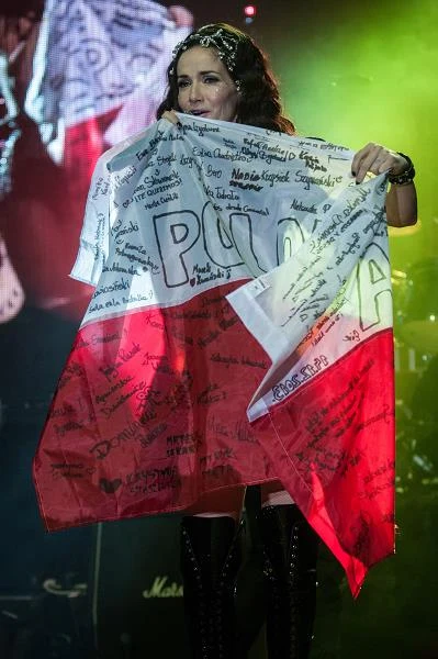 Występ latynoskiej wokalistki i aktorki we Wrocławiu zobaczyli najwierniejsi fani, którzy zgotowali jej gorące przyjęcie - fot. Bartłomiej Kudowicz Występ latynoskiej wokalistki i aktorki we Wrocławiu zobaczyli najwierniejsi fani, którzy zgotowali jej gorące przyjęcie - fot. Bartłomiej Kudowicz