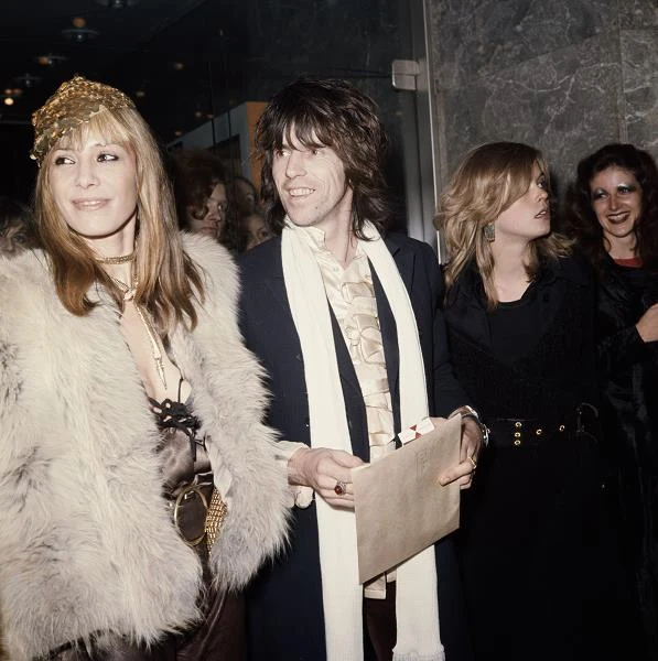 "Keef" cieszył się ogromnym powodzeniem wśród kobiet. Na zdjęciu z włoską modelką i aktorką Anitą Pallenberg (fot. Keystone)