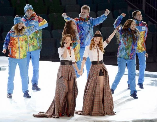 Rosyjski duet wykonał swój wielki przebój "Nas nie dogoniat" Rosyjski duet wykonał swój wielki przebój "Nas nie dogoniat"