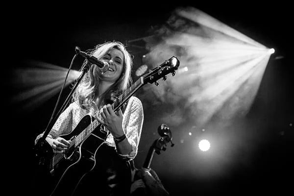 Publiczność na obu koncertach Jamesa Arthura rozgrzewa Agatha Publiczność na obu koncertach Jamesa Arthura rozgrzewa Agatha