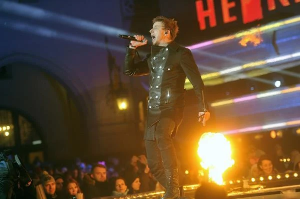 Piotr Kupicha karierę zaczynał w zespole Sami, gdzie był gitarzystą Piotr Kupicha karierę zaczynał w zespole Sami, gdzie był gitarzystą