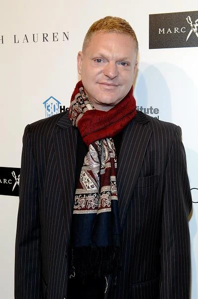 W 2011 roku Andy Bell wziął udział w reality show "Popstar to Operastar" ("Od gwiazdy pop do gwiazdy opery") , gdzie zajął piąte miejsce. W programie m.in. wziął również udział inny gwiazdor lat 80.: Midge Ure z grupy Ultravox (fot. Joe Corrigan).