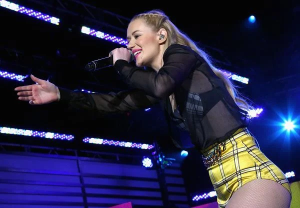 W kwietniu ukazała się debiutancka płyta 23-letniej australijskiej raperki Iggy Azalei. Album otrzymał zuchwały tytuł "The New Classic". Płyta została zmieszana z błotem przez krytyków, ale w żaden sposób nie zahamowało to jej obiecującej kariery (fot. Rachel Murray)