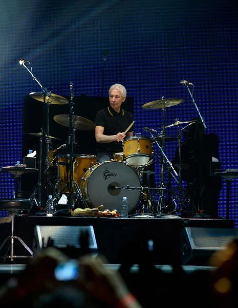 Wygraną walkę z rakiem gardła ma na koncie Charlie Watts. Chorobę u perkusisty The Rolling Stones wykryto w 2004 r. Po kilku miesiącach radioterapii ogłoszono, że muzyk jest zdrowy (fot. Paul Marotta)