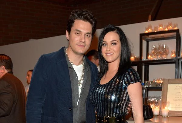 Katy Perry spotykała się m.in. z Johnem Mayerem (na zdjęciu), Russelem Brandem (ślub i rozwód) czy Travie McCoyem (fot. Charley Gallay)