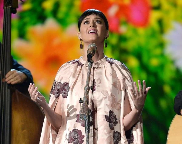 Katy Perry sprzedała ponad 81 mln singli na całym świecie (fot. Kevin Winter)