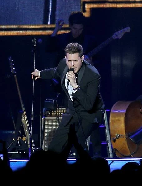 Michael Buble zaśpiewał takie klasyki jak "Feeling Good", "Fever" Little Willie Johna czy "All You Need Is Love" Beatlesów (fot. Damian Klamka) Michael Buble zaśpiewał takie klasyki jak "Feeling Good", "Fever" Little Willie Johna czy "All You Need Is Love" Beatlesów (fot. Damian Klamka)