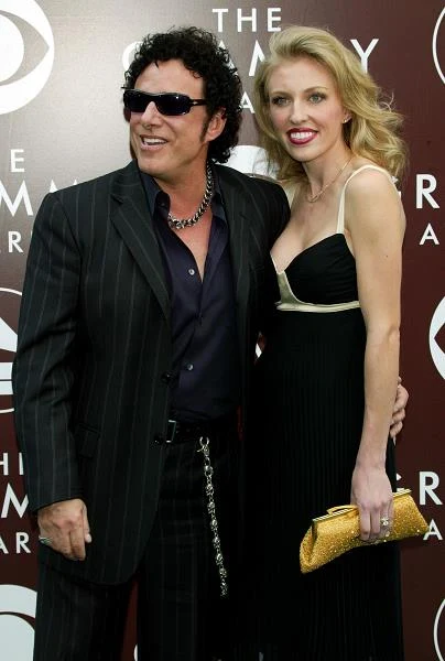 Neal Schon z grupy Journey rozwodził się już czterokrotnie, ale w myśl największego przeboju zespołu ("Don't Stop Believin'") nie przestaje wierzyć w miłość (fot. Kevin Winter)